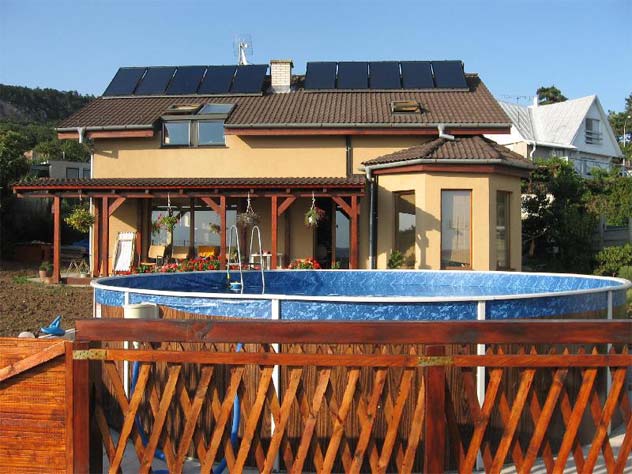 Slnečné kolektory pre rodinné domy, ohrev vody v bazéne